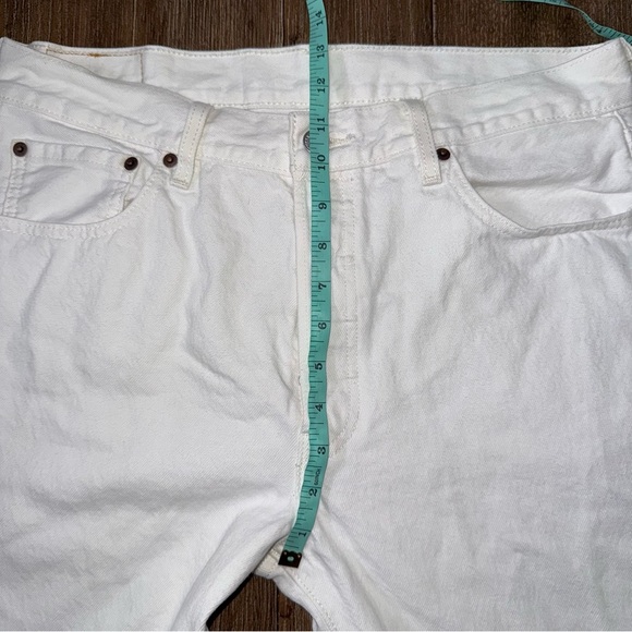 Men’s Levi’s 501 White Jean 32x28 Straight fit Button a fly - Picture 10 of 13
